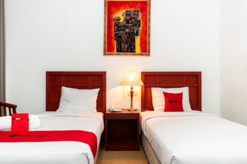 reddoorz plus syariah near java supermall semarang 2