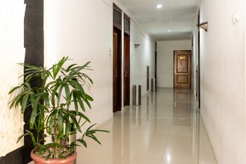 reddoorz plus syariah near java supermall semarang 2