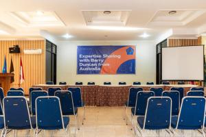 reddoorz plus syariah near java supermall semarang 2