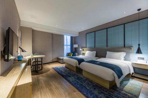 echarm hotel wuhan caidian street