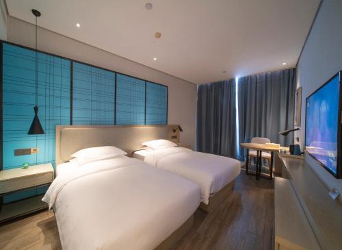 echarm hotel wuhan caidian street