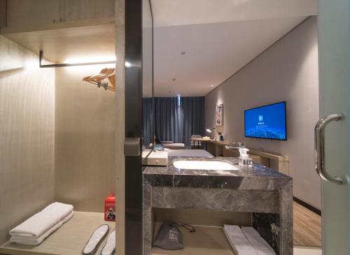echarm hotel wuhan caidian street