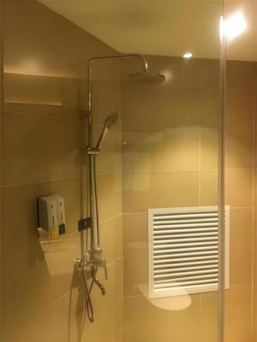 city comfort inn yining jichang road shanghaicheng