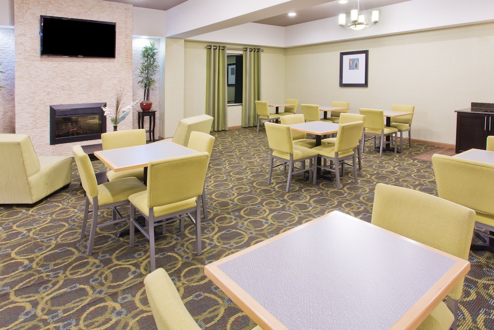 holiday inn express hotel and suites alvarado by ihg