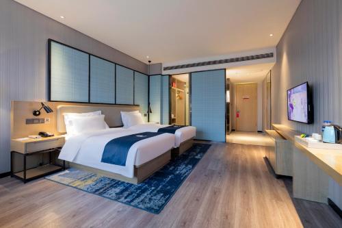 echarm hotel wuhan guanggu biology city
