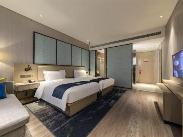 echarm hotel wuhan guanggu biology city