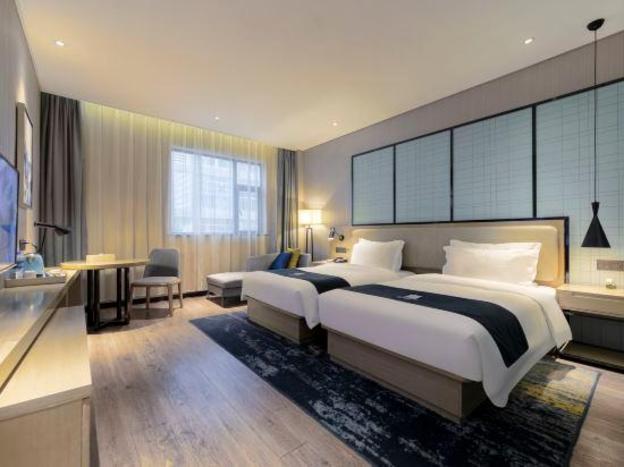 echarm hotel wuhan guanggu biology city