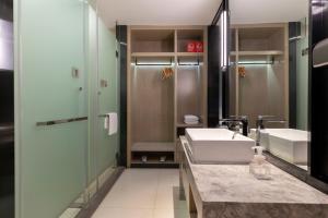 echarm hotel wuhan guanggu biology city