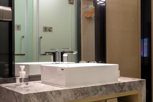 echarm hotel wuhan guanggu biology city