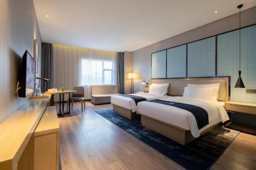 echarm hotel wuhan guanggu biology city