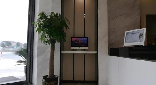 city comfort inn shanghai international tourism an