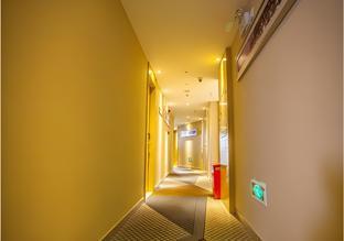 city comfort inn wuhan dongwu avenue light rail station