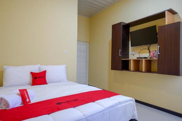 reddoorz near alun alun pati
