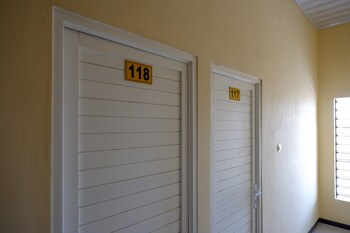 reddoorz near alun alun pati