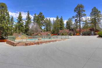 Bear Creek Resort,Big Bear Lake>>Big Bear,4 star