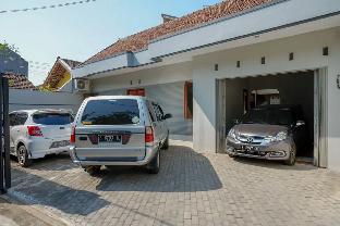 reddoorz near alun alun kudus 2