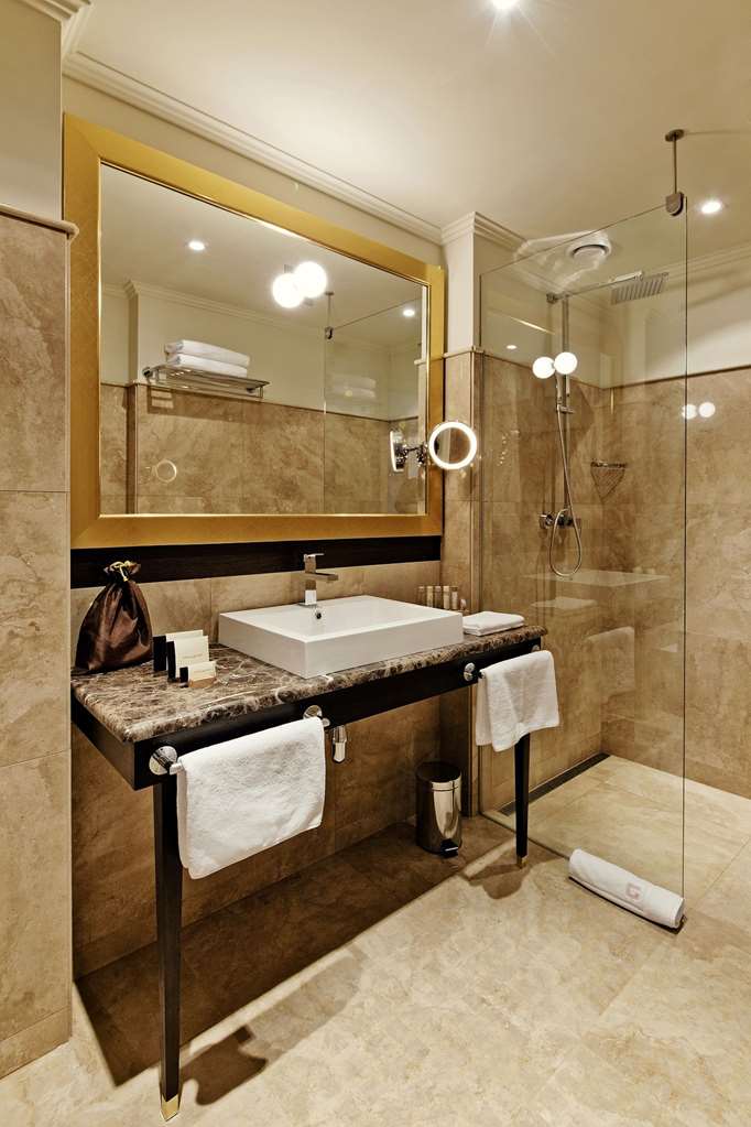 grandezza hotel luxury palace