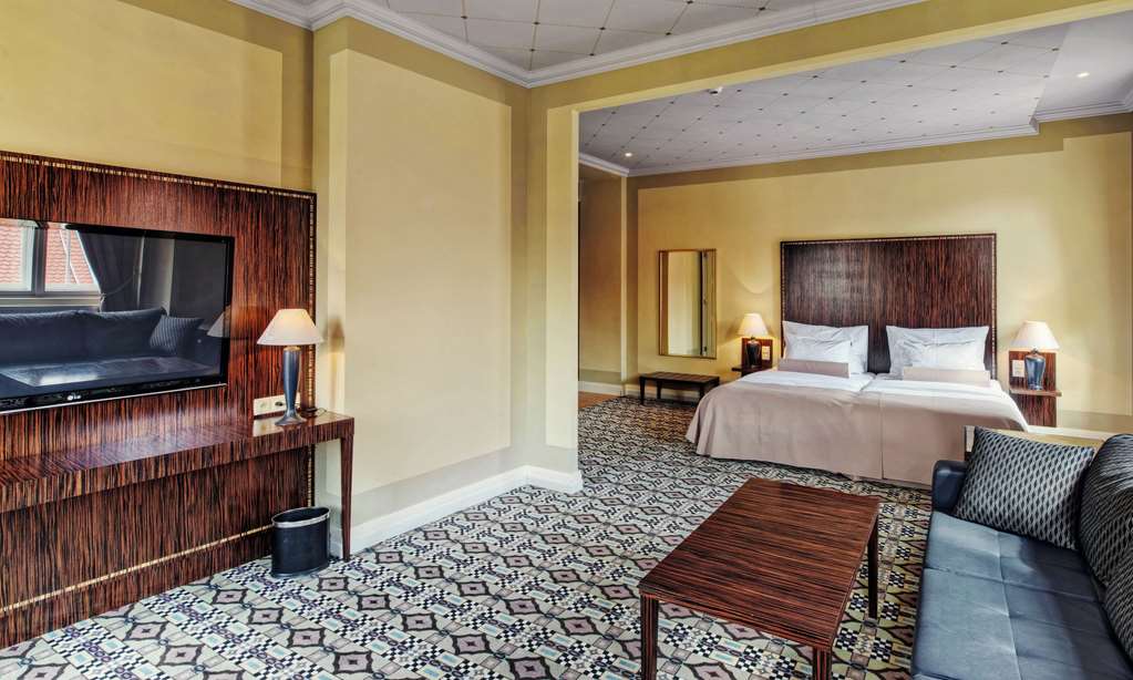 grandezza hotel luxury palace