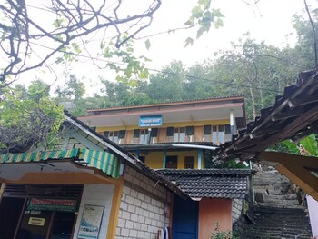 Homestay Baronsari,,1 star