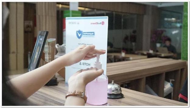 reddoorz plus near rs rk charitas 2 palembang
