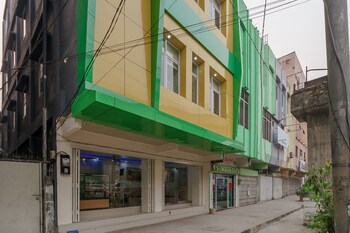 Reddoorz Plus Near Rs Rk Charitas 2 Palembang,,3 star