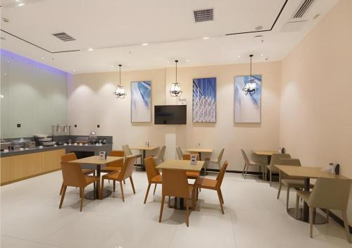 city comfort inn liuzhou railway station west square