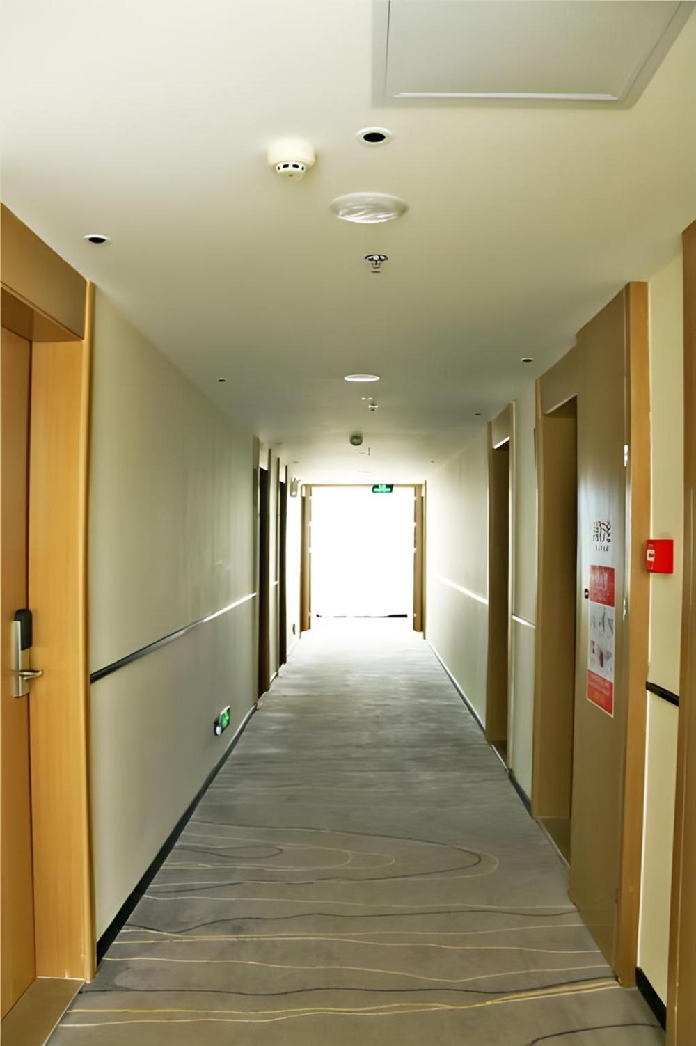 city comfort inn zhanjiang xuwen passenger station