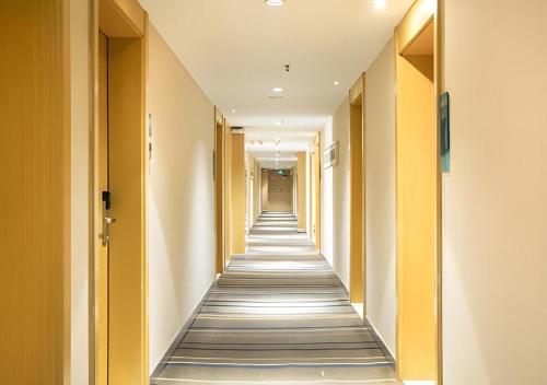 city comfort inn nanning donghe huacheng metro station