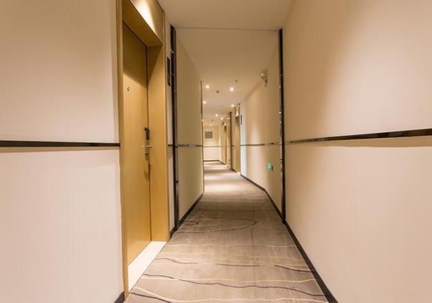 city comfort inn qinzhou port district central square
