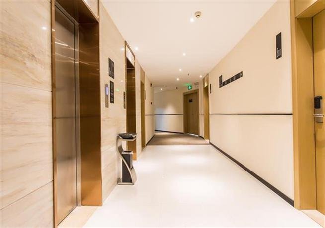 city comfort inn qinzhou port district central square