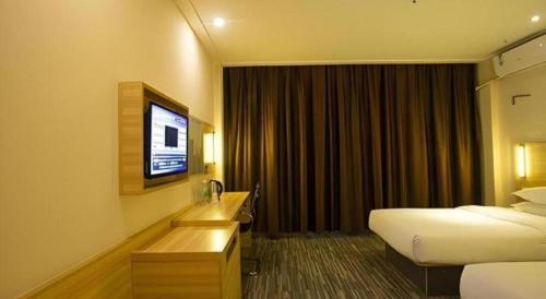 city comfort inn huanggang huangmei passenger station