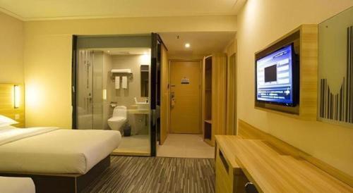 city comfort inn huanggang huangmei passenger station