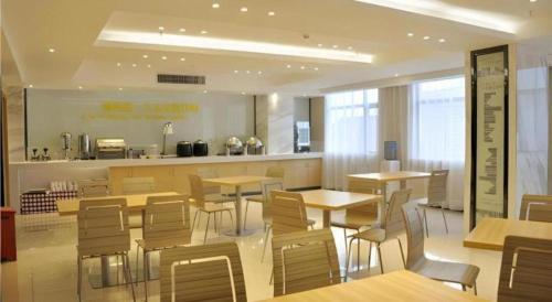 city comfort inn huanggang huangmei passenger station