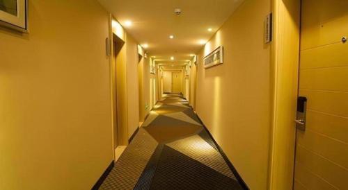 city comfort inn huanggang huangmei passenger station