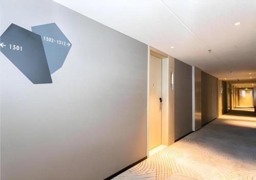 echarm hotel rong county south passenger station