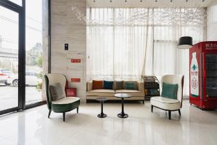 city comfort inn chongqing changshengqiao metro station