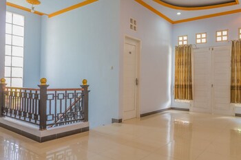 reddoorz syariah puri kalijaga street