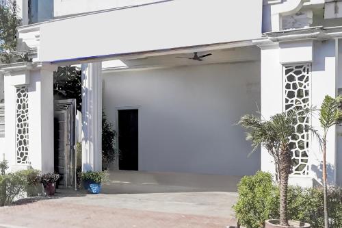 capital o 63319 hotel corinthian