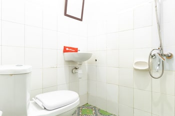 reddoorz plus near universitas methodist medan