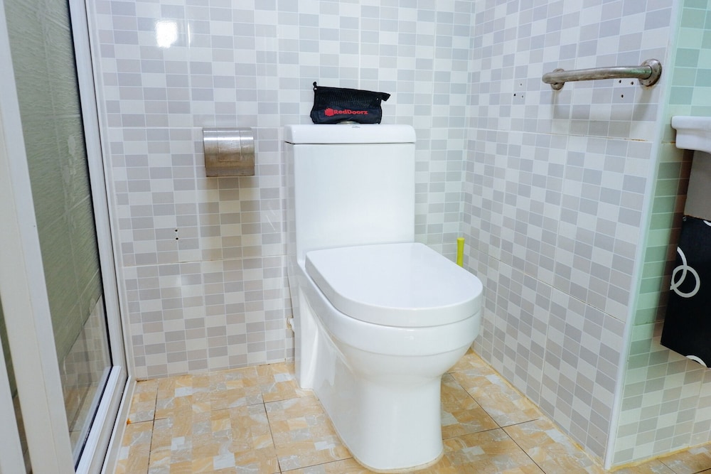 reddoorz plus near camella la brisa lapulapu