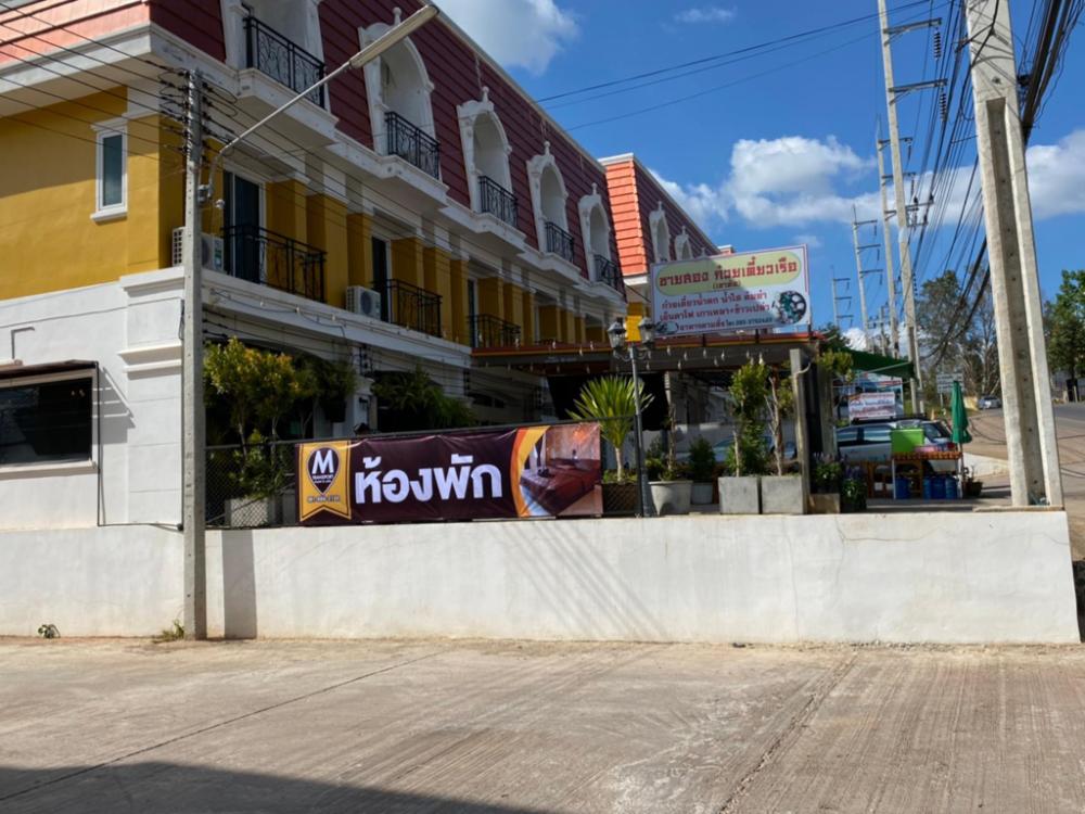 m hostel and cafe at khao kho