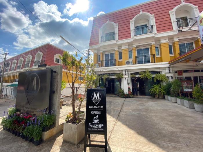 m hostel and cafe at khao kho