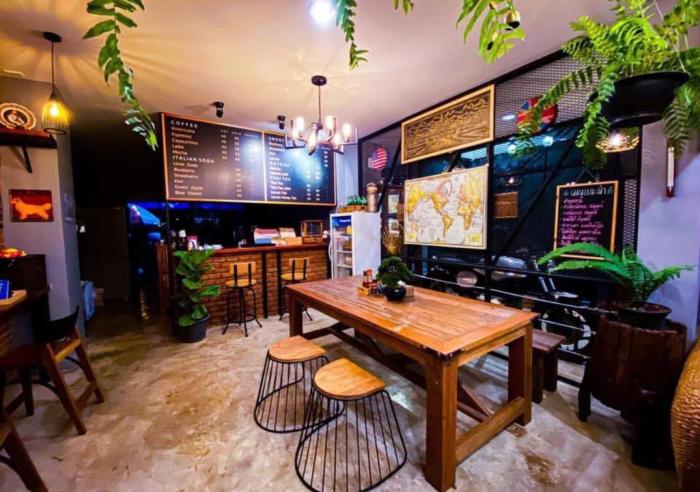 m hostel and cafe at khao kho