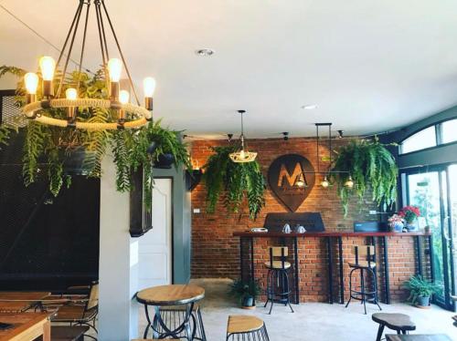 m hostel and cafe at khao kho