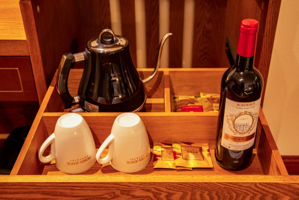 james joyce coffetel yinchuan international exhibition center wanda square qinshui street