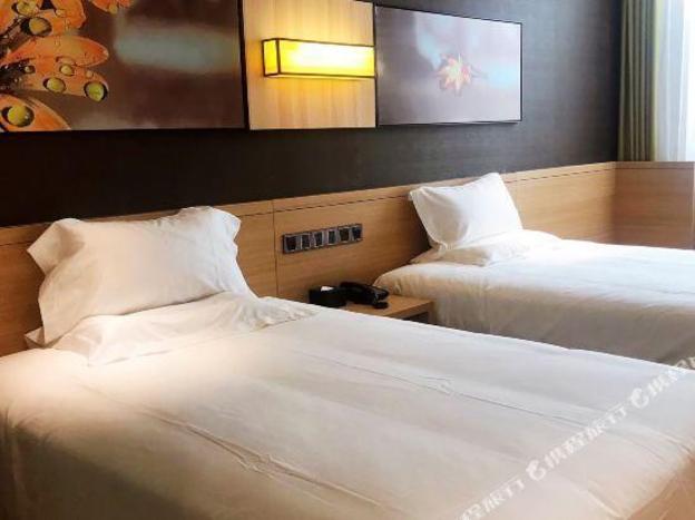 iu hotel taiyuan qianfeng south road store