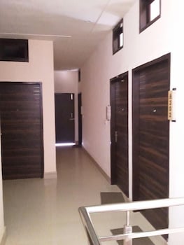 hotel the atulyam