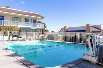 motel 6 mojave ca