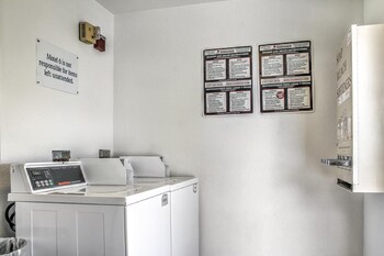 motel 6 mojave ca