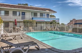 motel 6 mojave ca